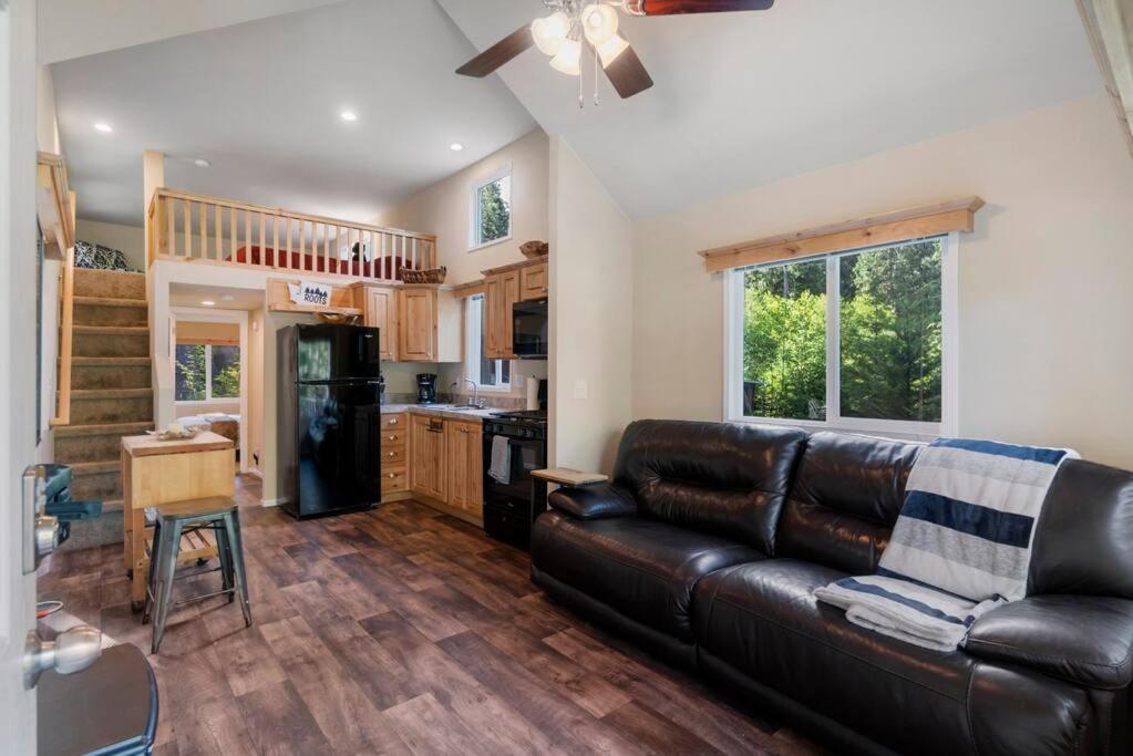 New Tiny Home Steps Away From Mt. Rainier Ashford Exteriör bild